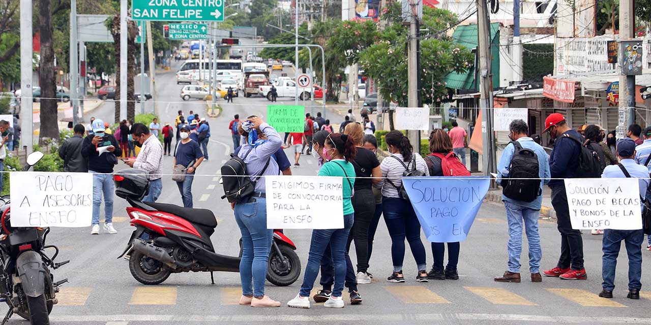 ENSFO reclama 26 mdp para sus “asesores” y desata caos | El Imparcial de Oaxaca ENSFO reclama 26 mdp para sus “asesores” y desata caos | El Imparcial de Oaxaca