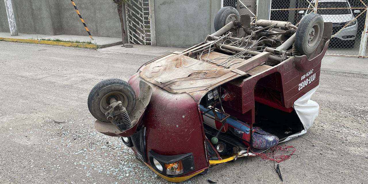 Aparatosa volcadura de mototaxi en Juchitán | El Imparcial de Oaxaca Aparatosa volcadura de mototaxi en Juchitán | El Imparcial de Oaxaca