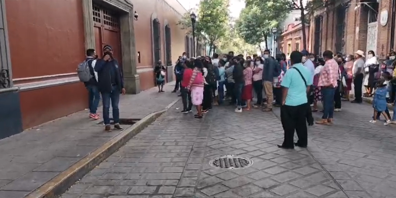 Afodepo bloquea avenida Juárez a la altura de Casa Oficial