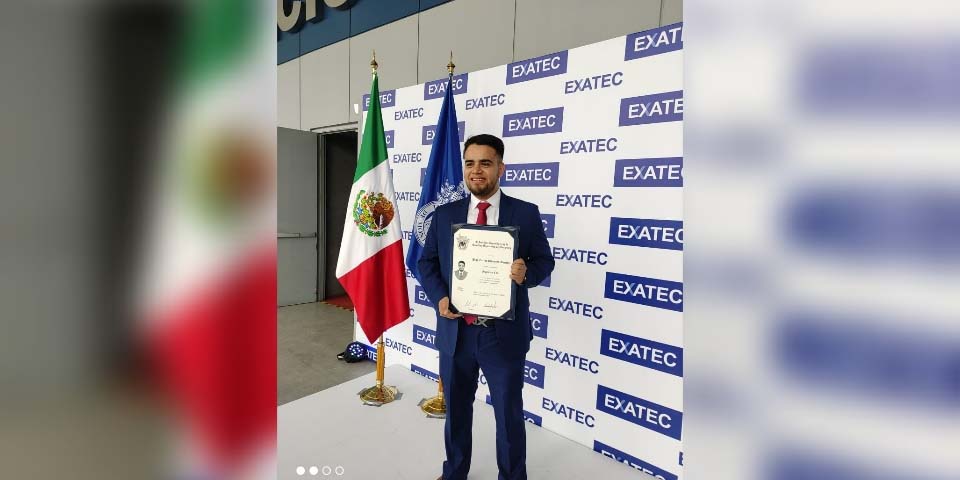 Recibe Juan Carlos título profesional | El Imparcial de Oaxaca Recibe Juan Carlos título profesional | El Imparcial de Oaxaca