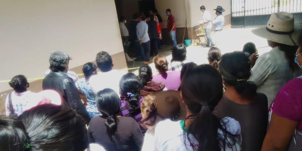 Liberan a funcionarios retenidos en Ayuquila | El Imparcial de Oaxaca
