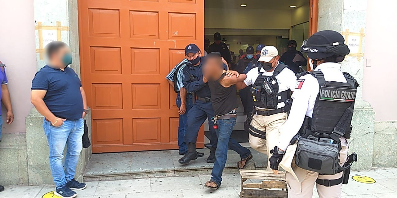 Detienen a un hombre armado con machete en el centro de Oaxaca | El Imparcial de Oaxaca Detienen a un hombre armado con machete en el centro de Oaxaca | El Imparcial de Oaxaca