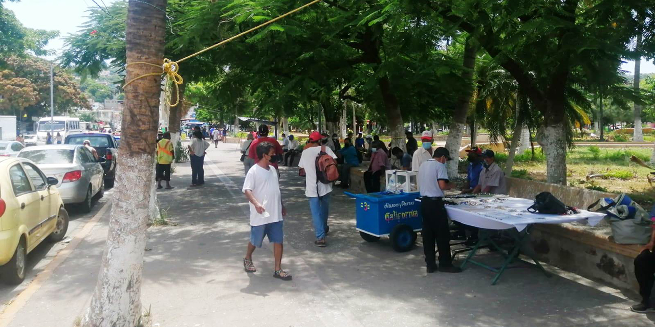 Parque Independencia en Salina Cruz, un caos por aglomeración de personas | El Imparcial de Oaxaca
