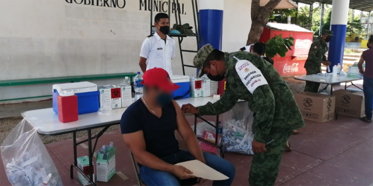 Ejército Mexicano instala puesto de vacunación contra Covid-19 en Puerto Escondido | El Imparcial de Oaxaca
