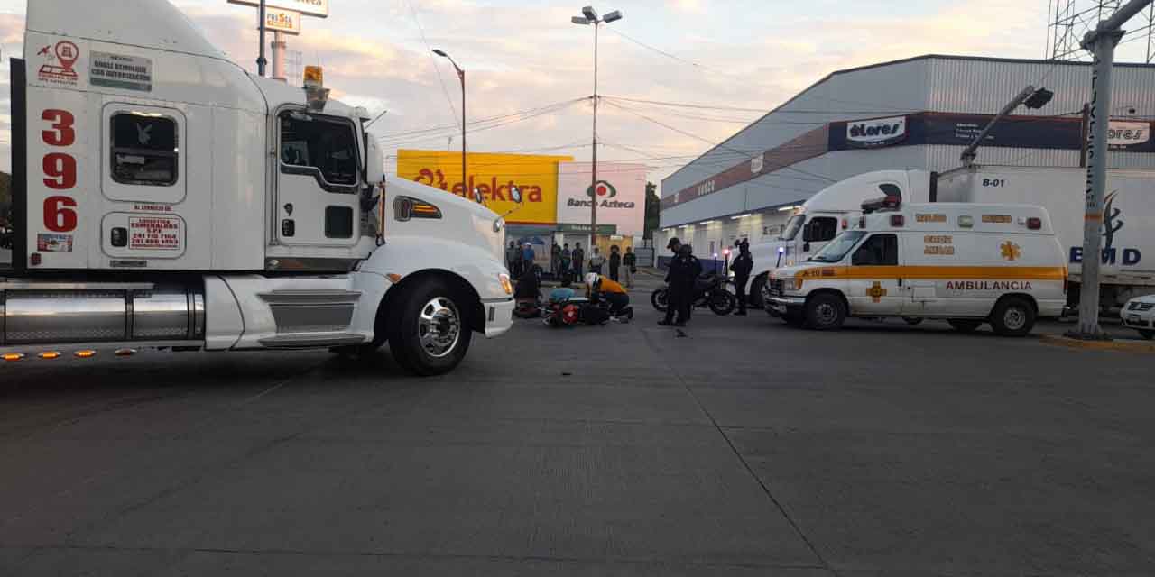 Motociclista choca con tráiler en Tuxtepec | El Imparcial de Oaxaca Motociclista choca con tráiler en Tuxtepec | El Imparcial de Oaxaca