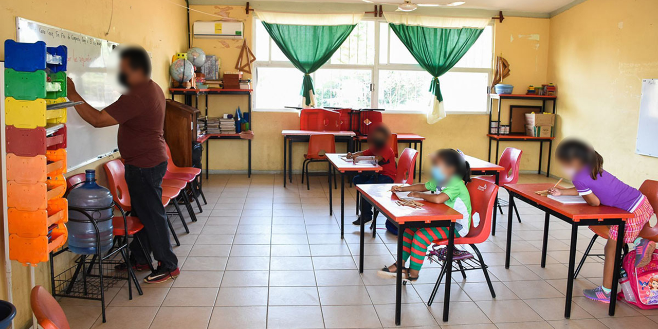 Padres de familia rechazan regreso a clases en aulas