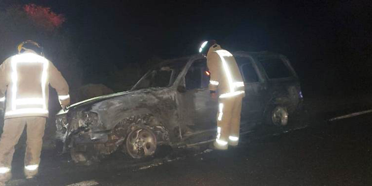 Se incendia camioneta en la carretera Huajuapan-Oaxaca | El Imparcial de Oaxaca