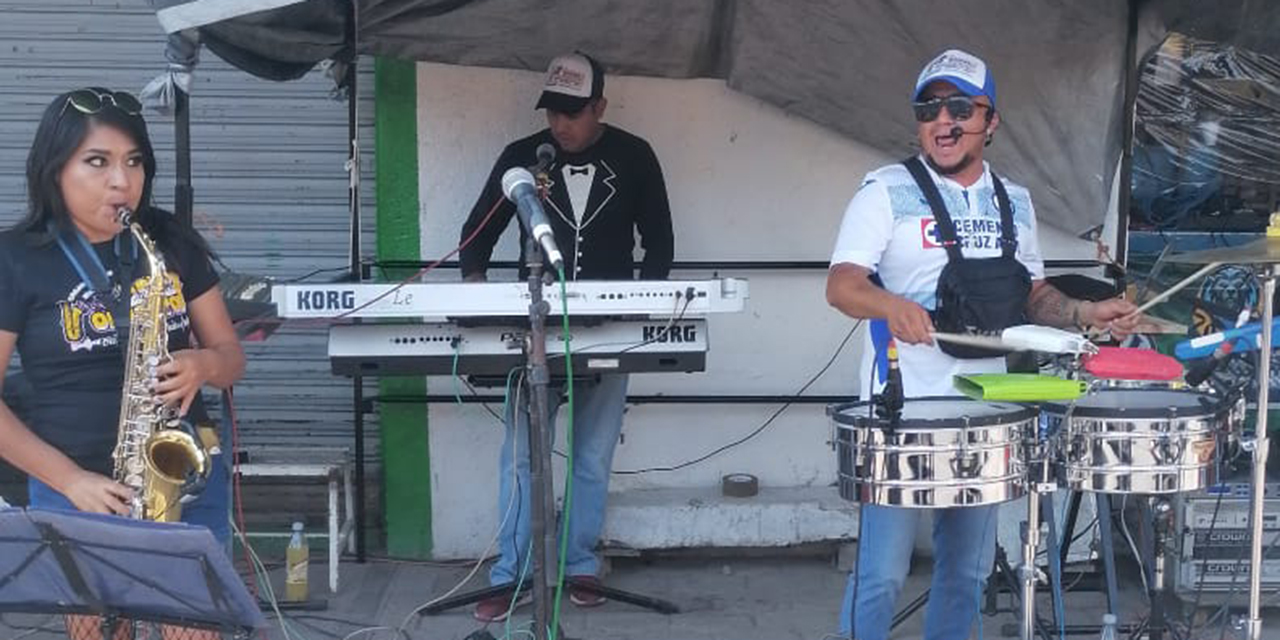 Músicos mixtecos hacen rifa en apoyo a infectados de Covid-19 | El Imparcial de Oaxaca