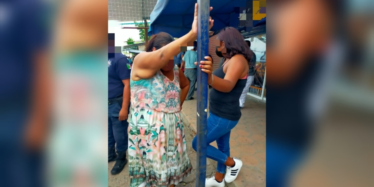 Detienen a dos mujeres  acusadas de robo