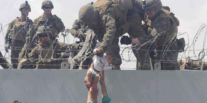 Soldados de EU salieron del aeropuerto de Kabul y lograron rescatar a 169 personas | El Imparcial de Oaxaca