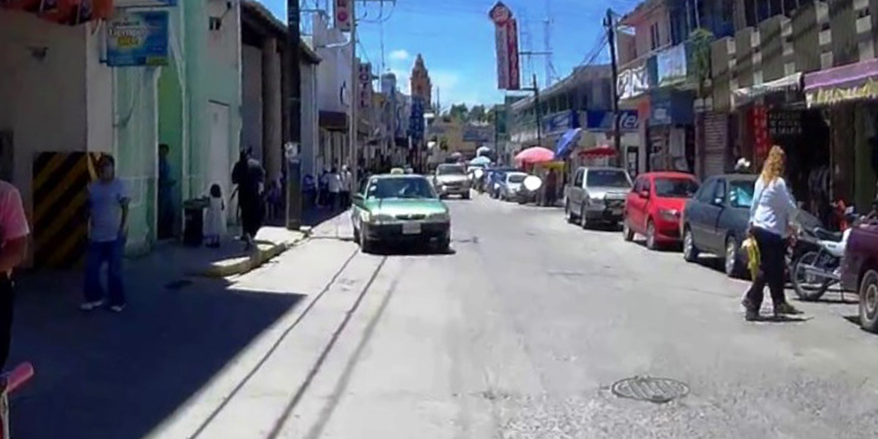 Choque en el centro de Huajuapan de León | El Imparcial de Oaxaca Choque en el centro de Huajuapan de León | El Imparcial de Oaxaca