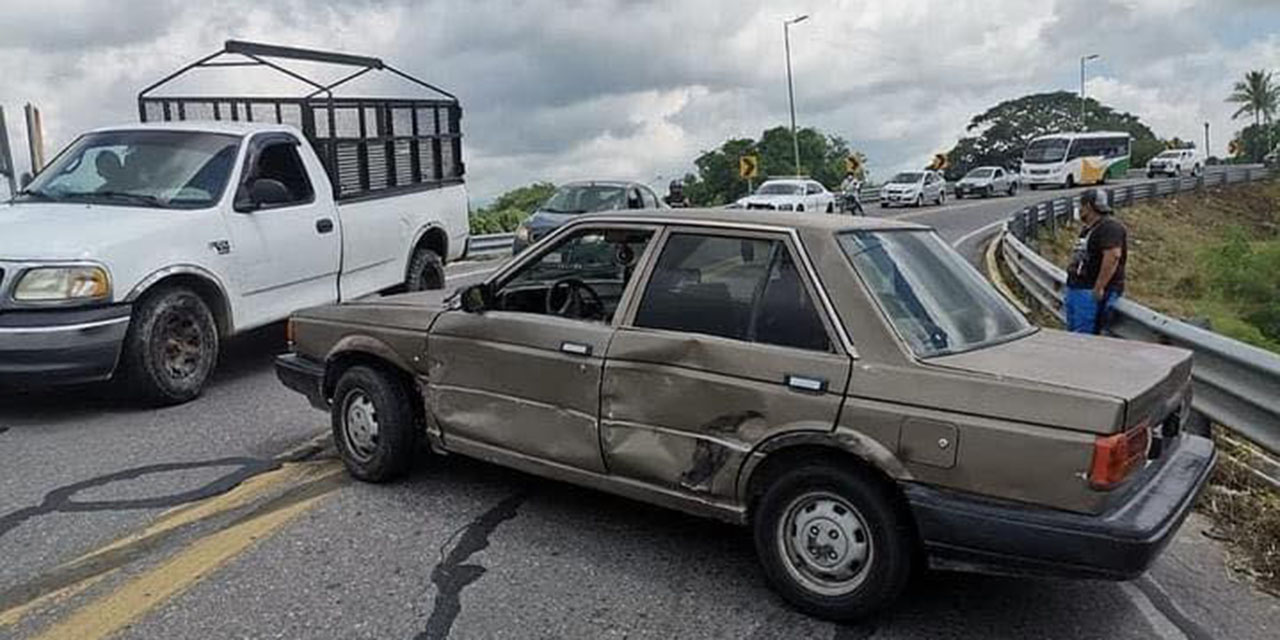 Aparatoso accidente en curva peligrosa de Carretera Transístmica 185 | El Imparcial de Oaxaca