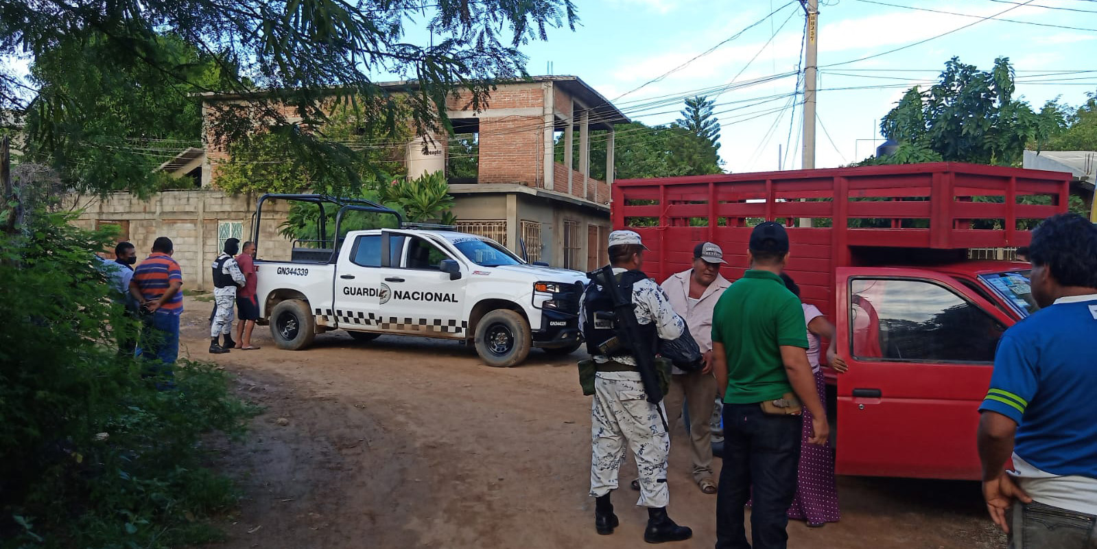 Detenido por robar camioneta estaquitas | El Imparcial de Oaxaca Detenido por robar camioneta estaquitas | El Imparcial de Oaxaca