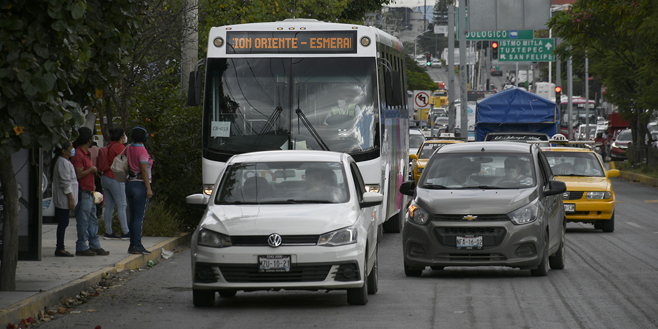 Suman 7 conductores infraccionados por invadir carril del Citybus | El Imparcial de Oaxaca