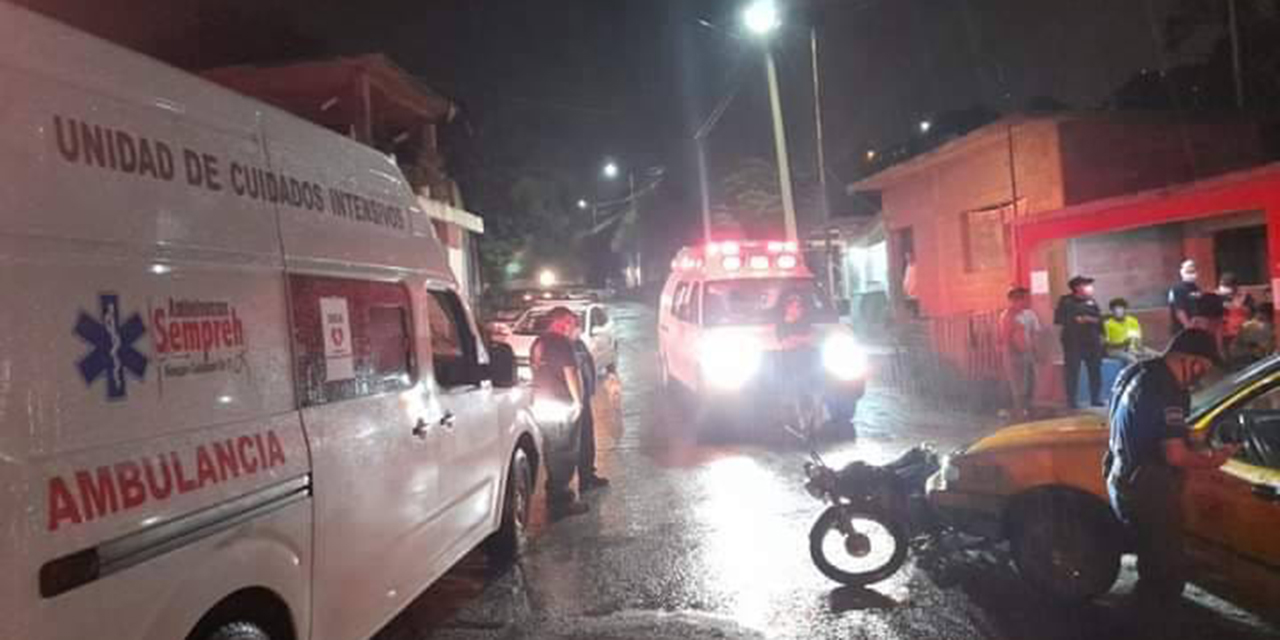 Atropella taxi a padre e hijo en Salina Cruz | El Imparcial de Oaxaca Atropella taxi a padre e hijo en Salina Cruz | El Imparcial de Oaxaca