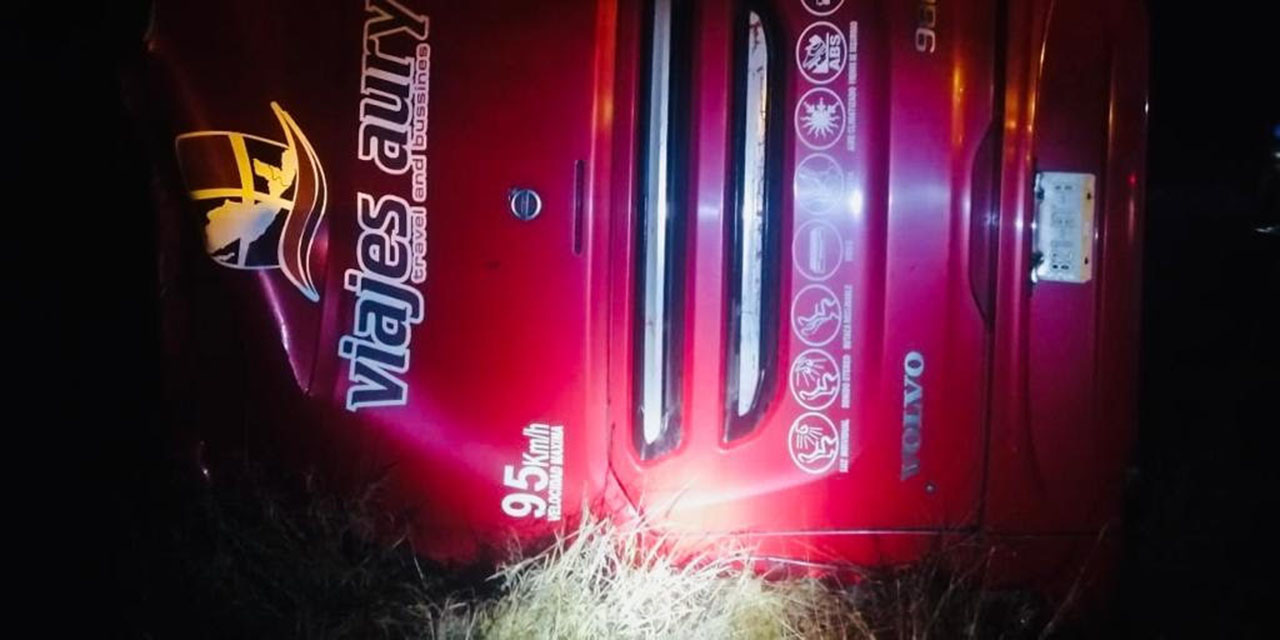 Fallece pasajera de autobús sobre la carretera federal 200 | El Imparcial de Oaxaca Fallece pasajera de autobús sobre la carretera federal 200 | El Imparcial de Oaxaca