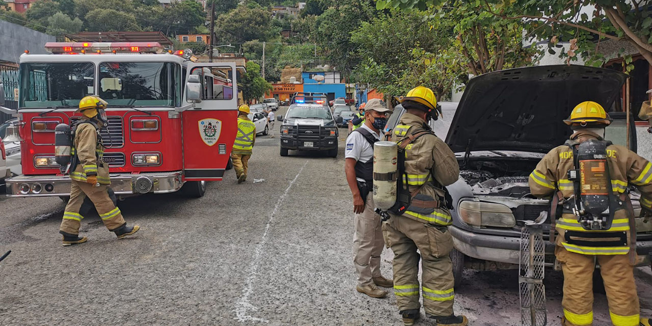 Se incendia camioneta en Oaxaca | El Imparcial de Oaxaca