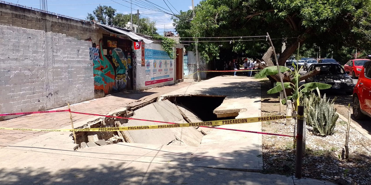 Colapsa otra parte del andador peatonal del fraccionamiento La Noria | El Imparcial de Oaxaca