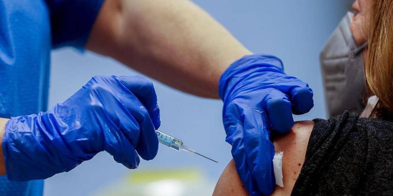 España ha vacunado contra covid al 70% de sus habitantes | El Imparcial de Oaxaca