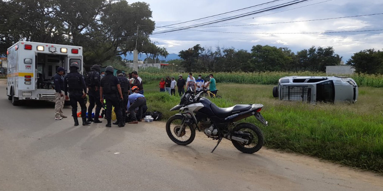 Ebrio embiste a ciclista y vuelca en su huída en Santa Cruz Xoxocotlán | El Imparcial de Oaxaca