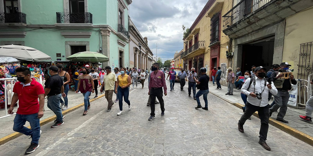 A la brava, comerciantes y mercaderes reabren el centro de Oaxaca | El Imparcial de Oaxaca