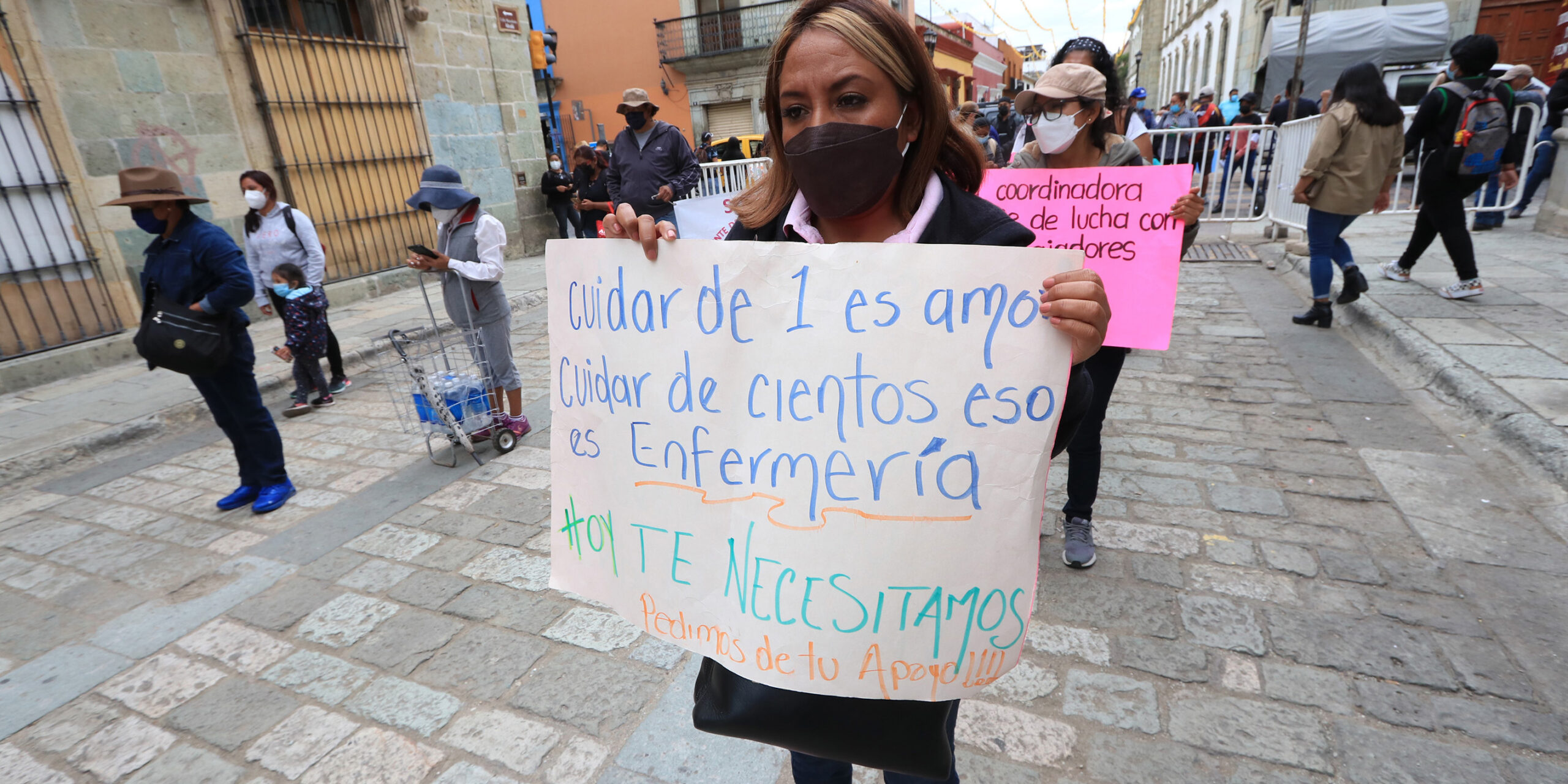 Recortes, bajos salarios y jornadas largas, pandemias para médicos | El Imparcial de Oaxaca