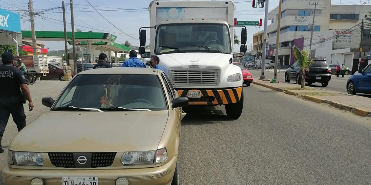 Accidente en la Transítsmica deja solo daños | El Imparcial de Oaxaca Accidente en la Transítsmica deja solo daños | El Imparcial de Oaxaca