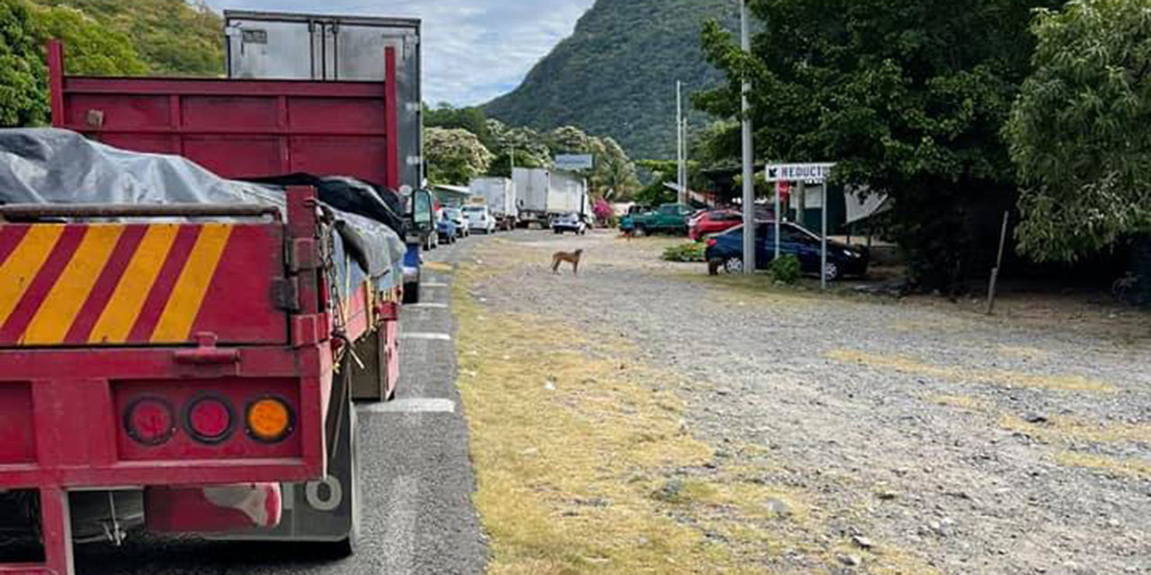 Millonarios daños por bloqueo en Huamelula | El Imparcial de Oaxaca