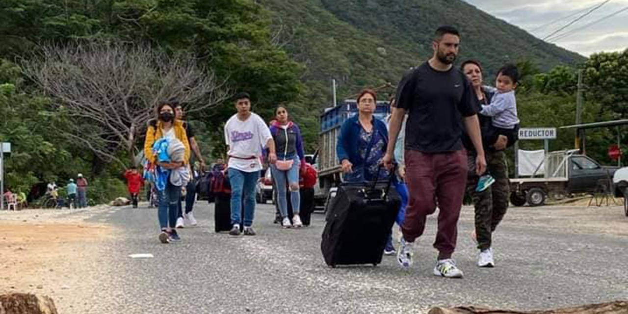 Millonarios daños por bloqueo en Huamelula | El Imparcial de Oaxaca