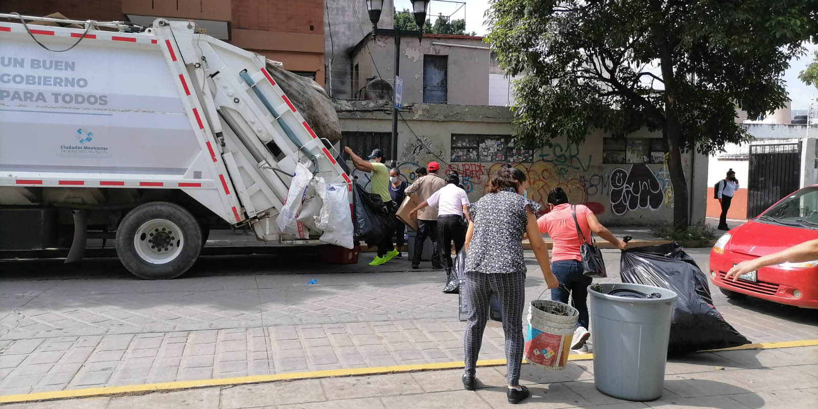 Empleados de limpia suspenderán recolección de basura en la capital | El Imparcial de Oaxaca