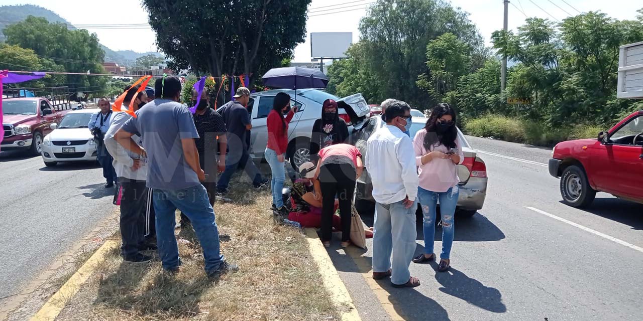 Video: Camioneta ocasiona carambola sobre la carretera federal 190 Etla – Oaxaca