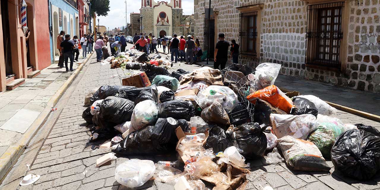 Crisis municipal y la basura se queda en las calles