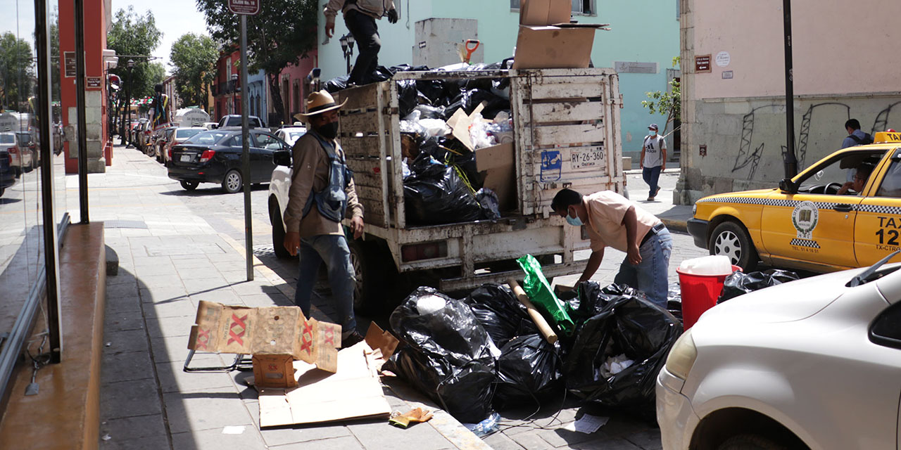Crisis municipal y la basura se queda en las calles