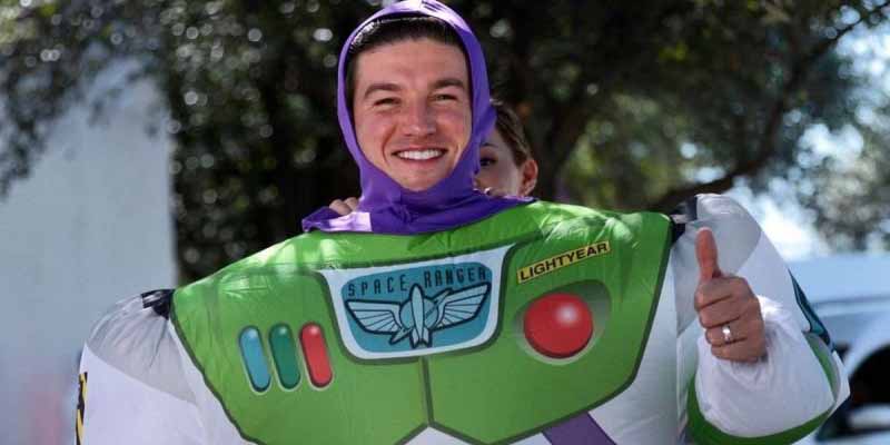 ¡Al infinito y más allá! Samuel García se disfraza de Buzz Lightyear para Halloween del DIF | El Imparcial de Oaxaca