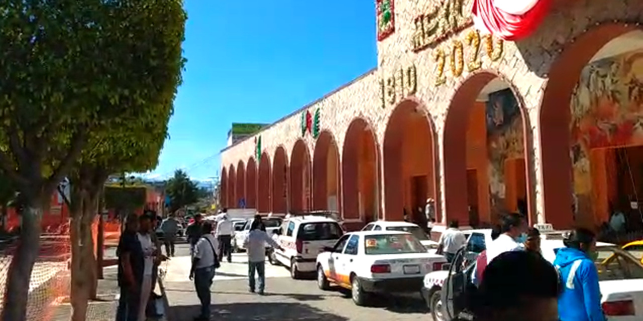 Colisión frente al palacio de Huajuapan | El Imparcial de Oaxaca