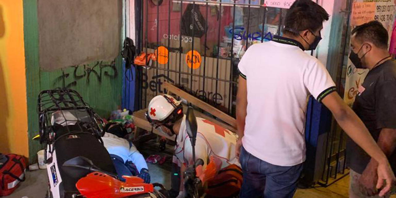 Choca auto contra motociclista | El Imparcial de Oaxaca