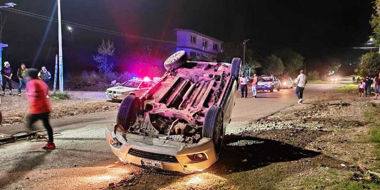 Se salvan de milagro en accidente en carretera Huajuapan-Tehuacan | El Imparcial de Oaxaca