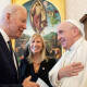 Papa Francisco hace la invitación a Biden a que siga comulgando