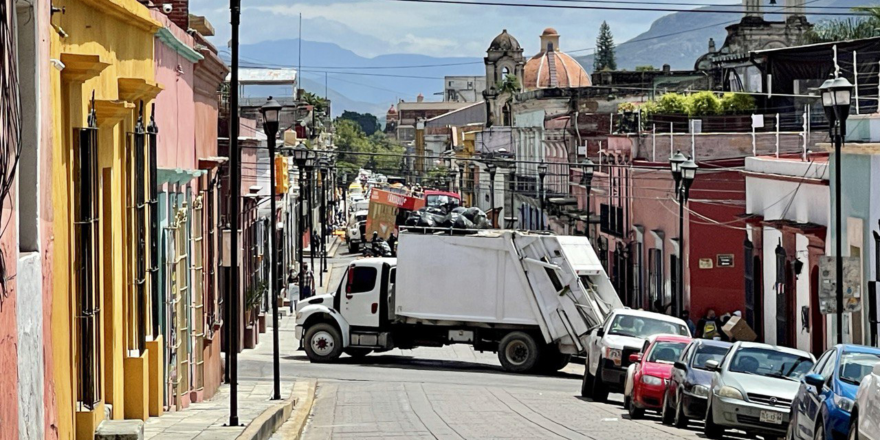 Ante “oídos sordos” de García Jarquín, sindicato bloquea calles | El Imparcial de Oaxaca