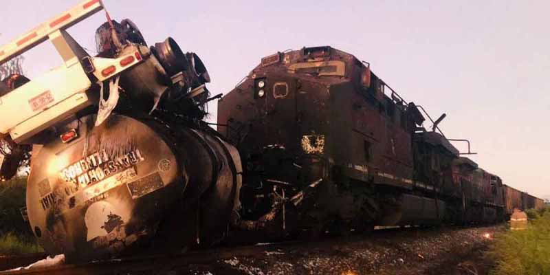 Tren impacta a pipa en Nuevo León; reportan que hay tres lesionados | El Imparcial de Oaxaca Tren impacta a pipa en Nuevo León; reportan que hay tres lesionados | El Imparcial de Oaxaca