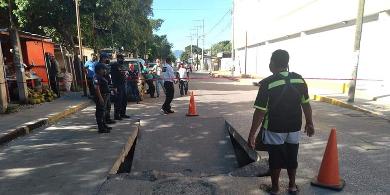 Aparece socavón en una calle de Matías Romero | El Imparcial de Oaxaca