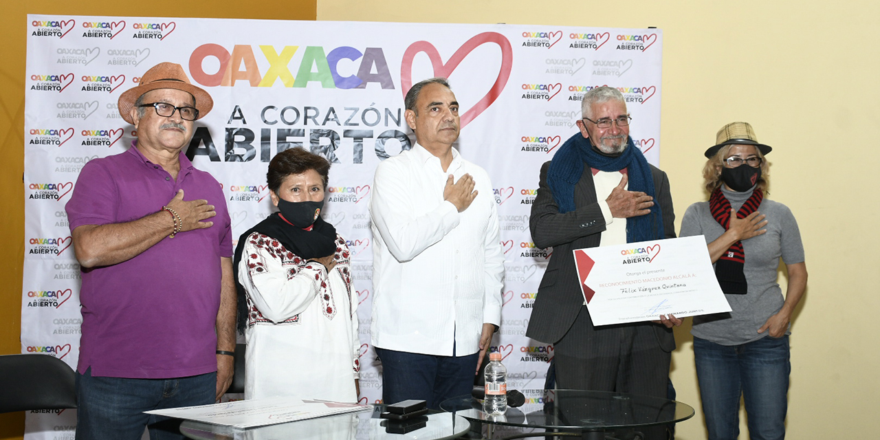 Alberto Esteva reconoce a personalidades de las artes  | El Imparcial de Oaxaca