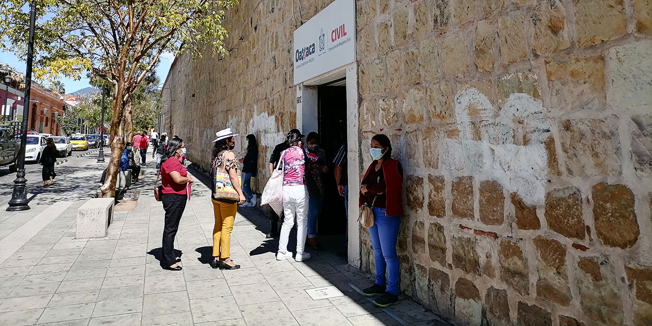 Registro Civil de Oaxaca reanuda servicios con hojas valoradas, 3 semanas después | El Imparcial de Oaxaca