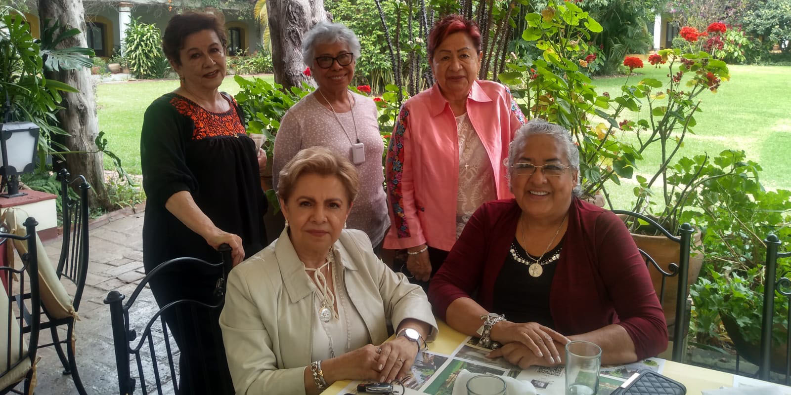 Viven amigas ameno reencuentro | El Imparcial de Oaxaca