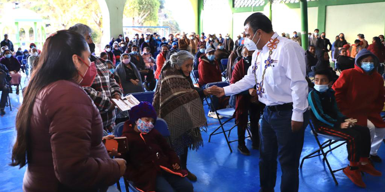 Reconocen habitantes de Concepción Pápalo trayectoria política de Armando Contreras | El Imparcial de Oaxaca Reconocen habitantes de Concepción Pápalo trayectoria política de Armando Contreras | El Imparcial de Oaxaca