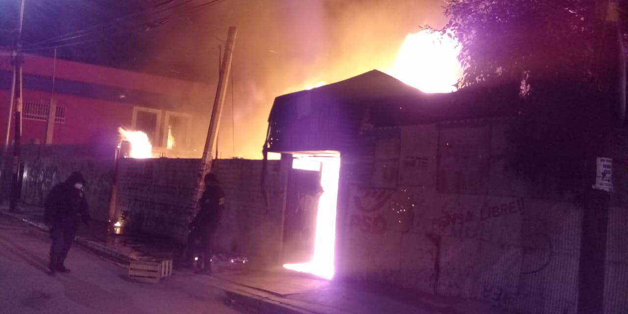 Arde bodega en San Juan Chapultepec | El Imparcial de Oaxaca