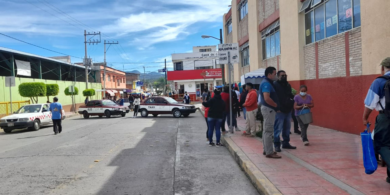 Cierran calles céntricas de Huajuapan por la remoción de ambulantes | El Imparcial de Oaxaca