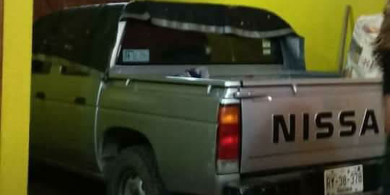 Roban camioneta en Plaza Oaxaca | El Imparcial de Oaxaca Roban camioneta en Plaza Oaxaca | El Imparcial de Oaxaca