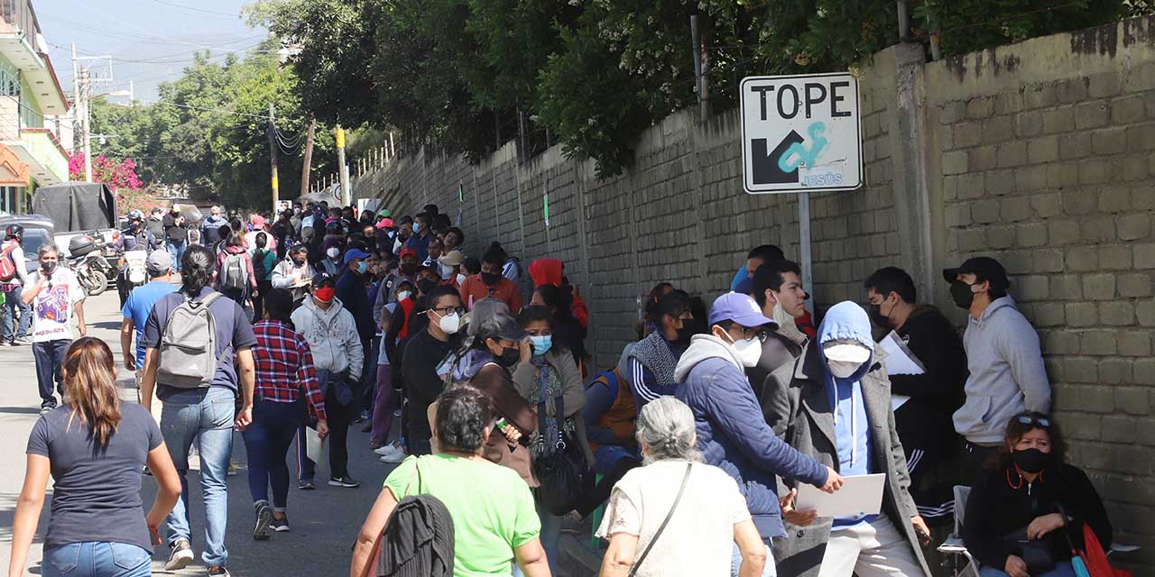Con caos y maltrato en Ixcotel terminó vacunación a rezagados | El Imparcial de Oaxaca Con caos y maltrato en Ixcotel terminó vacunación a rezagados | El Imparcial de Oaxaca