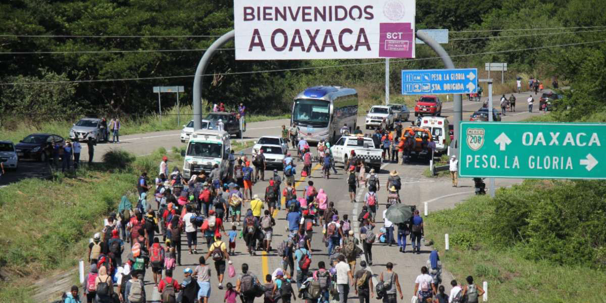Continúa el avance de la caravana migrante por el territorio oaxaqueño | El Imparcial de Oaxaca
